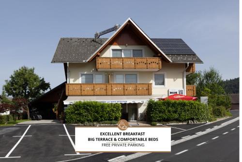 Bled House | Gostišče Pri Dveh Petelinih