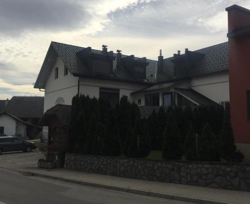Novo Mesto House | Gostilna in prenočišča Gedžo
