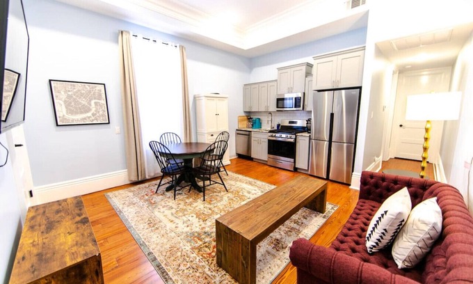 Treme Apartment | Governors Apartment - Historic Getaways