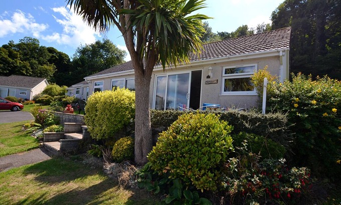 Oxwich Ski Chalet | Gower, Oxwich, Amazing Views, Sleeps 4