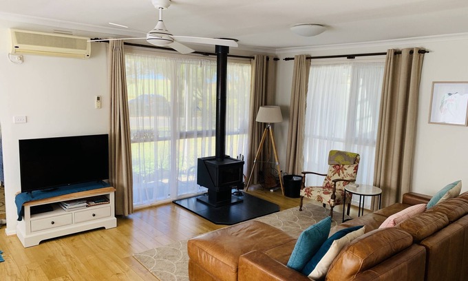 Indented Head House | Gozo Cottage, Two min stroll to the Sea