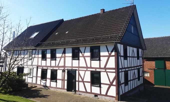 Neunkirchen-Seelscheid House | Gräfrath Gästehaus Neunkirchen-Seelscheid