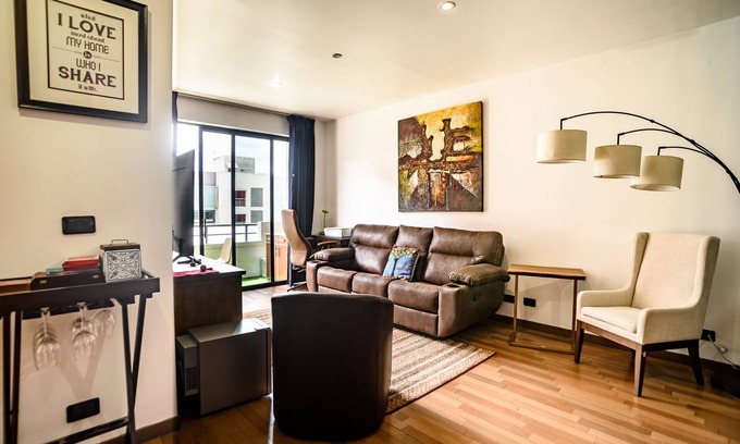 Escazu Apartment | GR3AT Location! Apartment in Tr3jos MonteAlegre