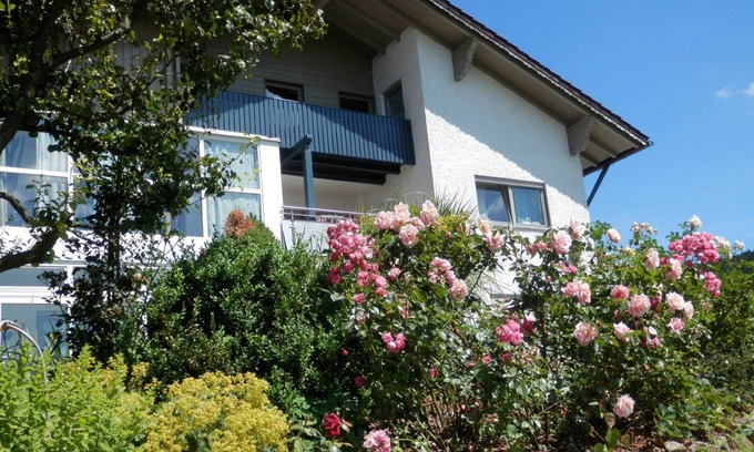 Grainet Apartment | ‘Grabmeier - Nummer 1’ holiday flat with mountain views, private terrace and Wi-Fi