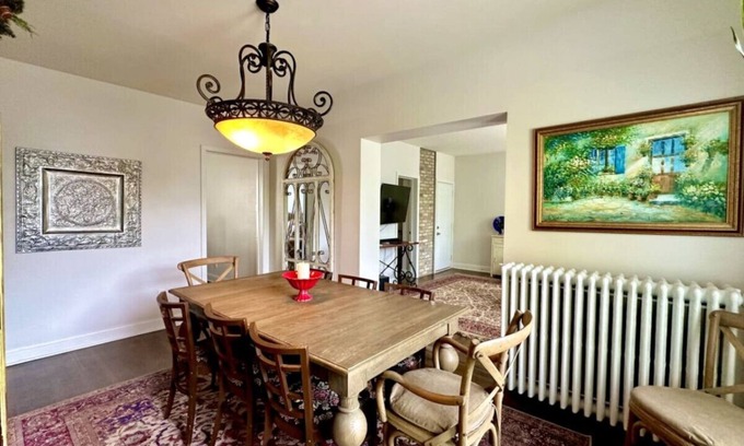Port Washington Apartment | Grace Adventure House, walk to Port, Lake Michigan