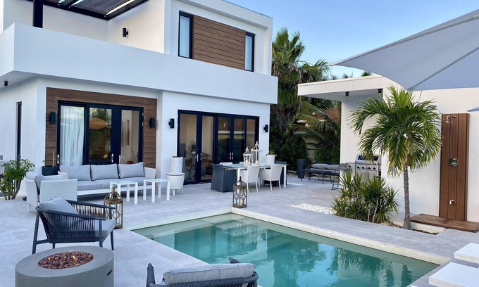 Grace Bay Hills Villa | Grace Bay’s Finest! COCONAT VILLA | Designer 3 Bdr Villa with Gorgeous Pool area