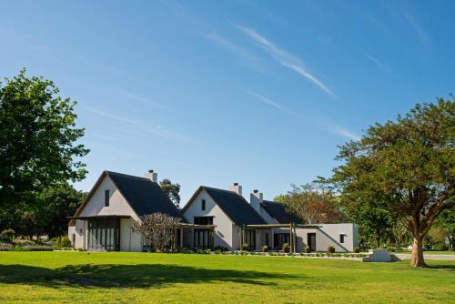 Robertson Villa | Grace House