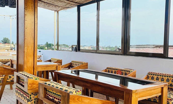 Lome House | Grace Lodge