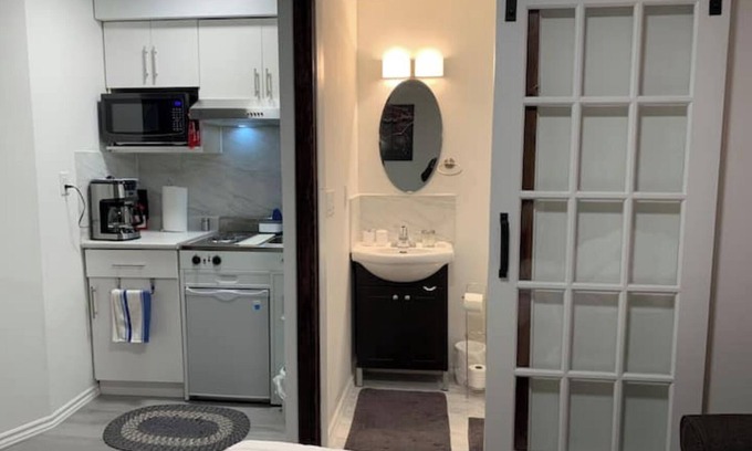 Surrey Newton House | Grace's Executive All-In-One Private Suite