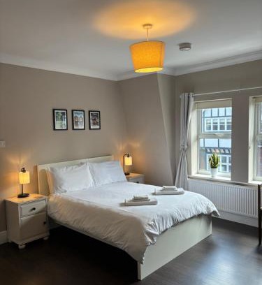 Tring House | Grace's Guesthouse Room 2