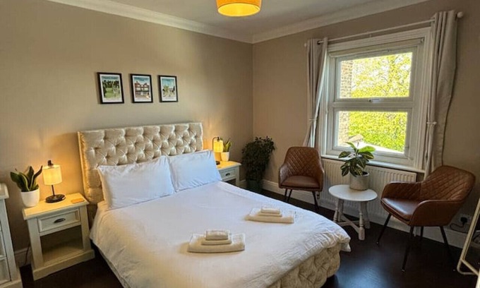 Tring House | Grace's Guesthouse Room 5