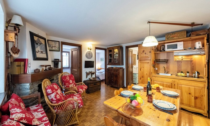 Courmayeur Apartment | Graceful Apartment In Courmayeur, Courmayeur, Italy
