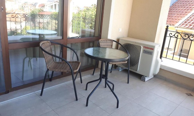 Chernomorets House | Gradina