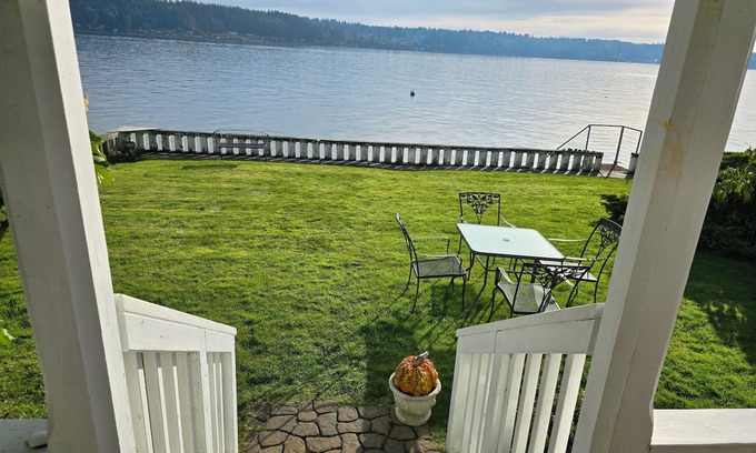 Bremerton House | Gram's Waterfront Cottage in Manette