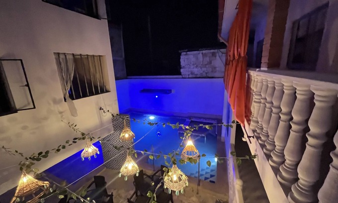 Mesitas del Colegio Hotel | Gran Hotel Los Angeles