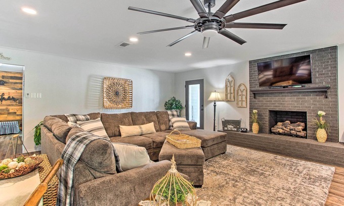 Sulphur Bluff House | 'Gran's Getaway' - Peaceful Texas Retreat