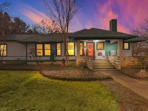 Granbury Bed & Breakfast | Granbury Gardens Bed and Breakfast