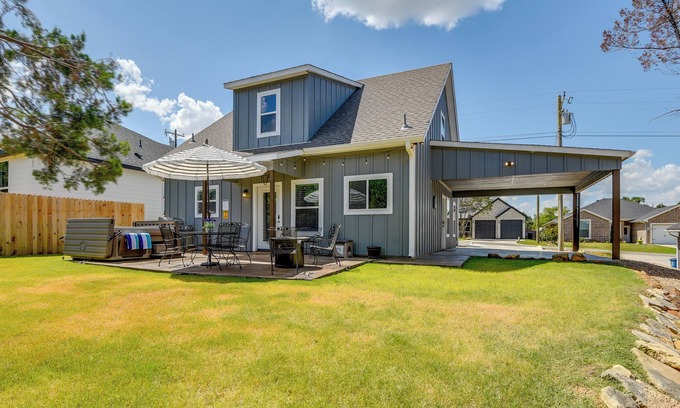 Granbury House | Granbury Home w/Hot Tub & Furnished Patio!