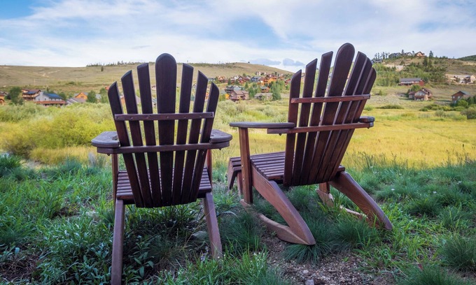 Innsbruck Val Moritz Condo | Granby Condo: Ski, Hike & Golf
