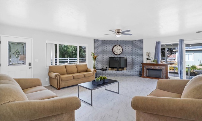 El Cajon House | Grand 5 Bedroom Home in El Cajon San Diego Ca