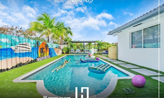Richmond West House | Grand 6BR Escape: Resort Pool, Beach & Mini Golf