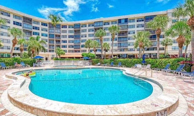 Siesta Key Condo | Grand accomdation on USA #1 Beach-Siesta Key