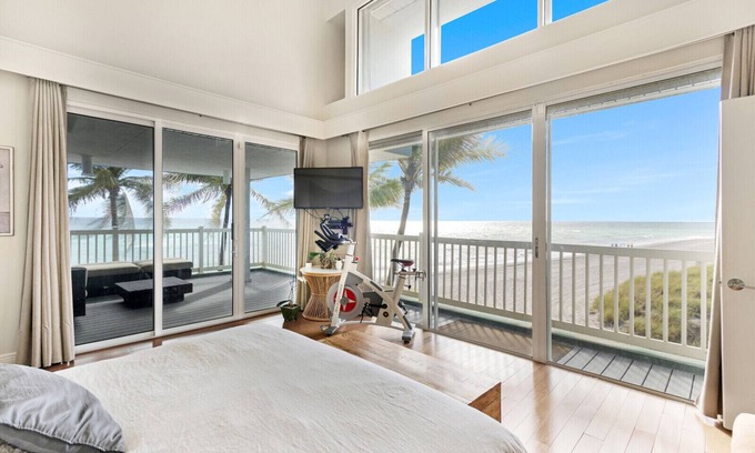 North Beach House | Grand Agave Beach House-On the sand