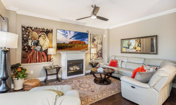 Norval House | Grand and elegant house which combines beauty and comfort in perfect harmony