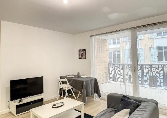 Sarcelles Apartment | Grand Appart spacieux terrasse parking 2pers wifi
