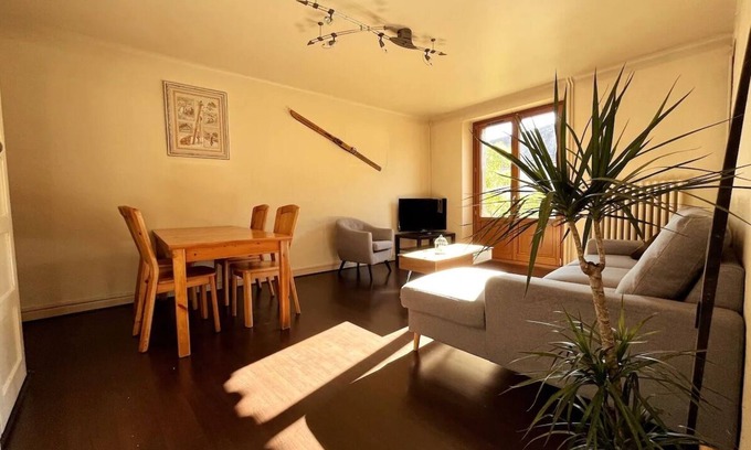 Annemasse-les Voirons-Agglomeration Apartment | Grand Appartement des Marmottons