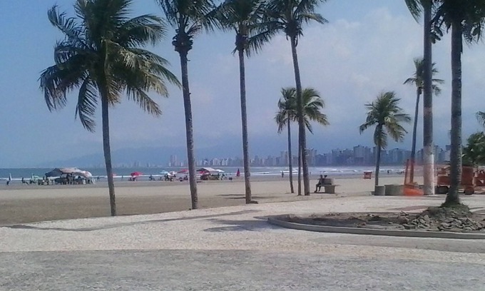 Praia Grande House | GRAND BEACH: Excellent house 150m from the beach, 15 people .Garagem. barbecue grill.