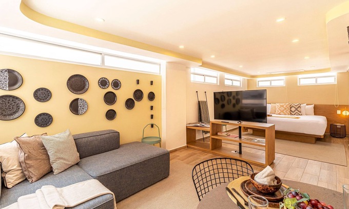 Colonia Cuauhtemoc Apartment | Grand Chapultepec by Kukun