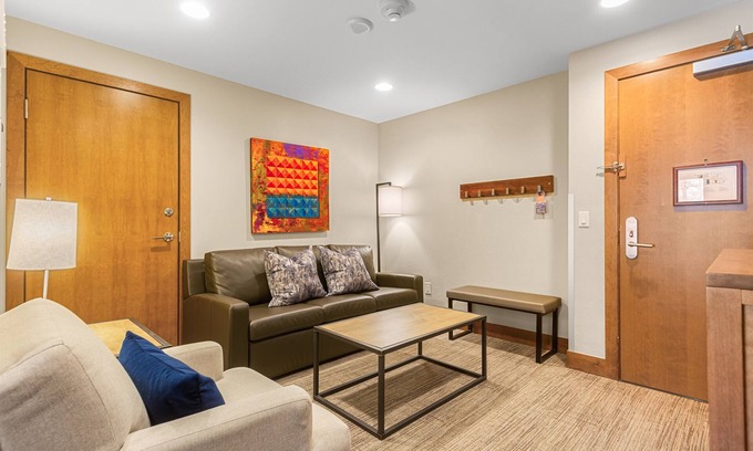 Peak 8 Condo | Grand Colorado on Peak 8 Suite - Ski-in/out