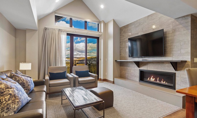 Boulder Ridge Condo | Grand Colorado on Peak 8 2 Bedroom ski-in/out