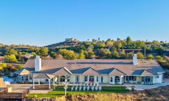 Valley Center House | Grand Country Home. Spa, Outdoor Cinema on 7 Acres