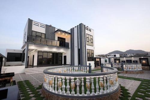 Sayq Villa | Grand Dahlia Villa