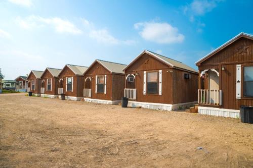 Tilden Cabin | Grand Eagle Ford Lodge & RV Park