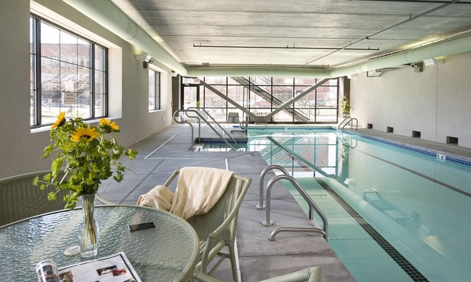 Downtown Historic District Hotel | Grand Eastonian Hotel & Suites