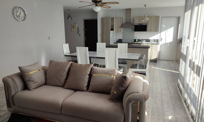 Creil Apartment | Grand et Superbe Appartement Entier Proche Paris