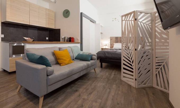 Louviers Apartment | Grand F1bis haut de gamme - Hyper-centre