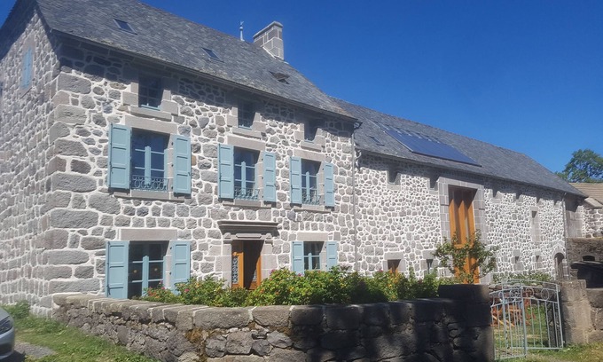 Virargues Other | GRAND FERME AVEC PISCINE INTERIEURE ET SALLE DES JEUX