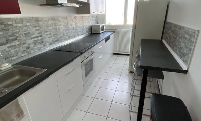 La Chapelle-Saint-Mesmin Apartment | Grand Appartement Sortie Orléans Centre