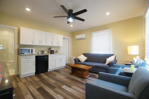 Grand Haven Apartment | Grand Harbor Apartments 209 Clinton Unit 1