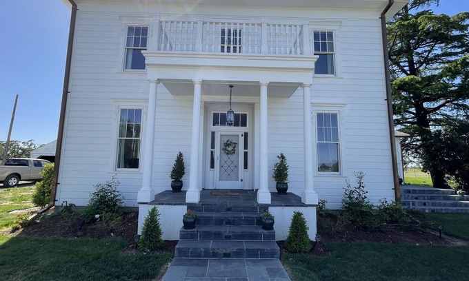 Davis House | Grand Historic Home Minutes from UC Davis