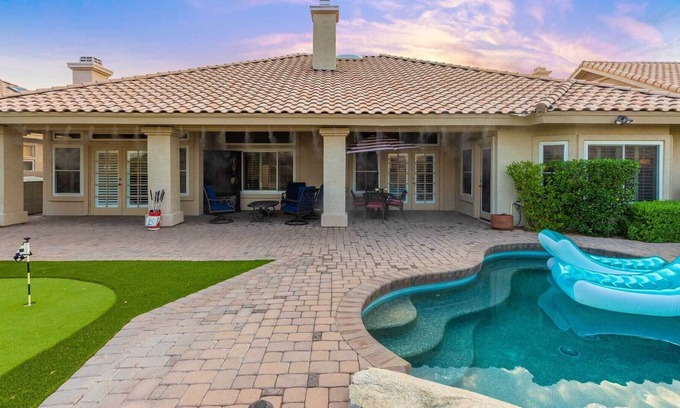 Foothills House | Grand Home w/Private Pool on Foothills Golf Course