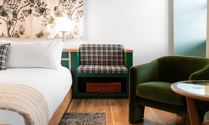 Buckman Neighborhood Apartment | Grand King Room at Hotel Grand Stark | Pets Allowed, Near Moda Center