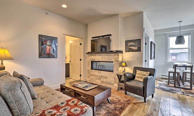 Grand Lake Condo | Grand Lake Condo w/Balcony & Mountain Views