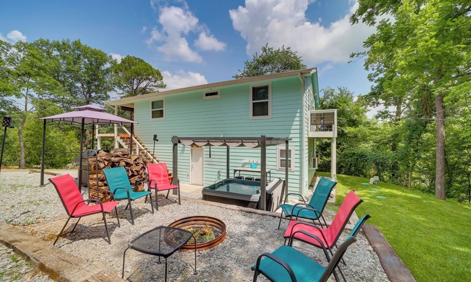 Eucha Cottage | Grand Lake Cottage w/Hot Tub in Eucha