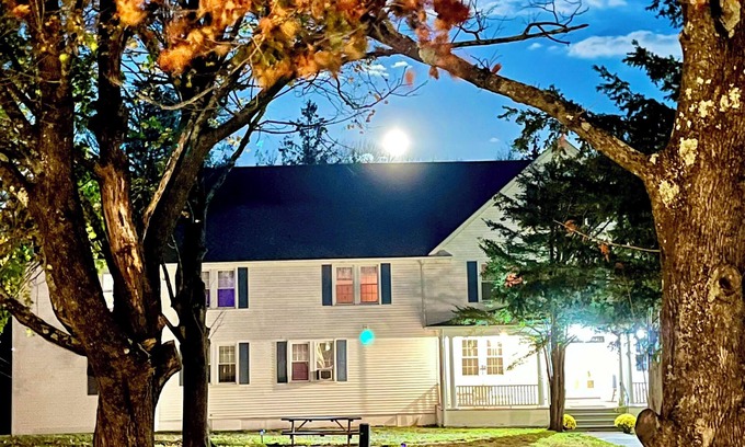 Lebanon Hotel | Grand Lake Hotel