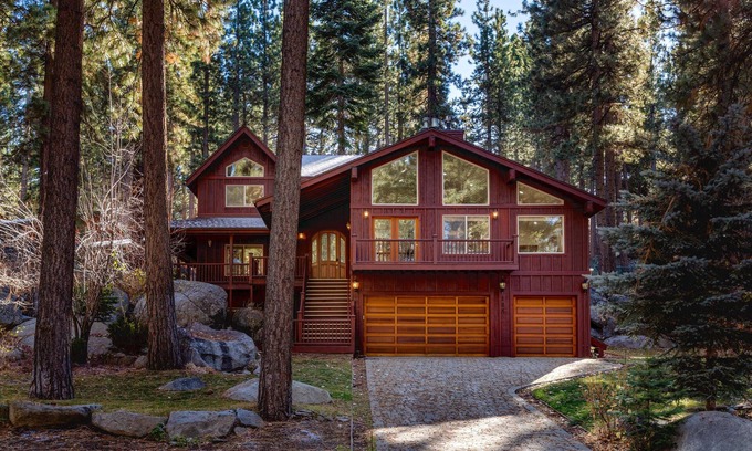 Skyland House | Grand Lake Stay, Hot Tub, Private Beach, Sleeps 10